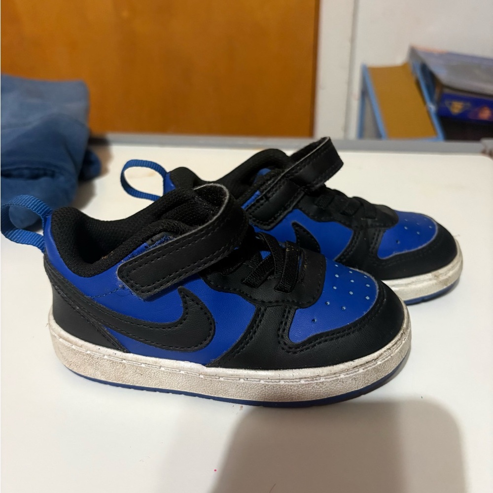 Nike Kids Black and Blue Sneakers